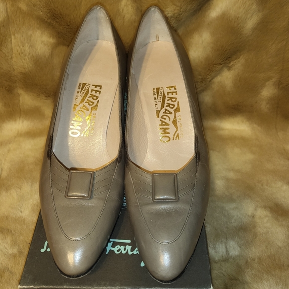 Salvatore Ferragamo Shoes - Salvatore Ferragamo Shoes Size 8 AA - NARROW